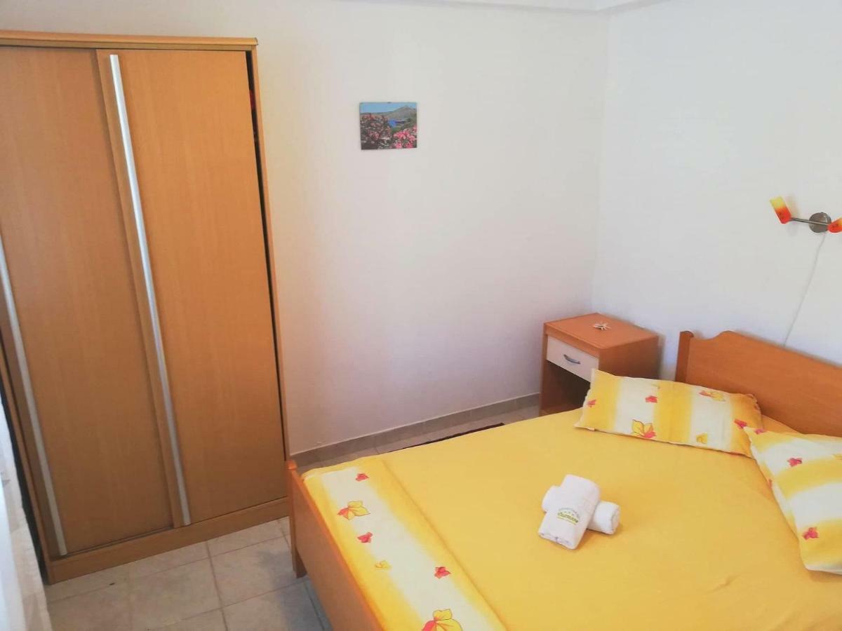 Apartment Amfora Gdinj